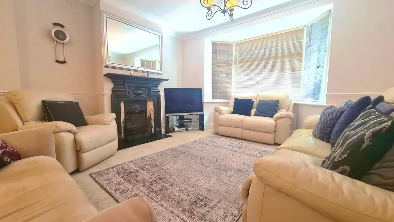 לונדון Cosy Room In East Ham 0*,  בריטניה